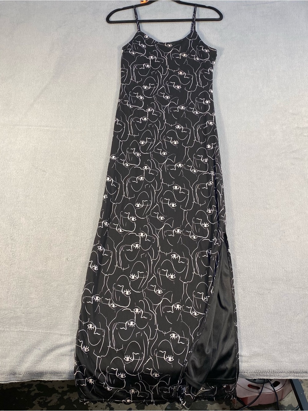 Jolie & Joy women’s Black Slip Maxi Bodycon Dress with White Face Line Print, L